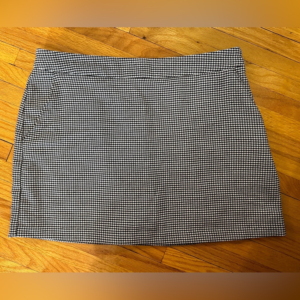 Abercrombie Houndstooth Skort